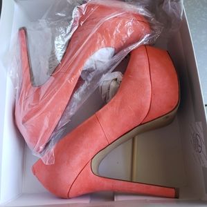 8M Jessica Simpson Coral pumps